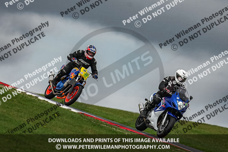 cadwell no limits trackday;cadwell park;cadwell park photographs;cadwell trackday photographs;enduro digital images;event digital images;eventdigitalimages;no limits trackdays;peter wileman photography;racing digital images;trackday digital images;trackday photos